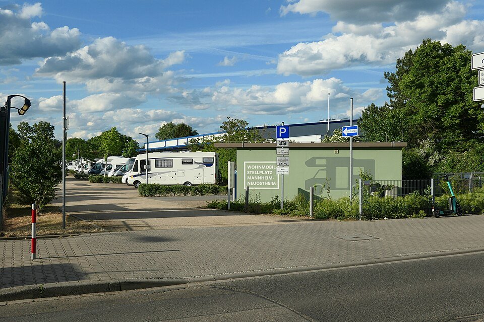 Wohnmobilstellplatz Mannheim-Neuostheim